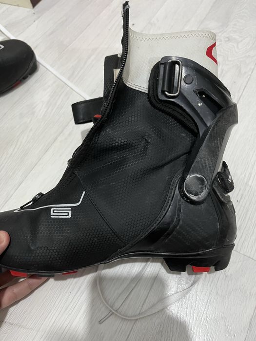 Ботинки для лыжи spine