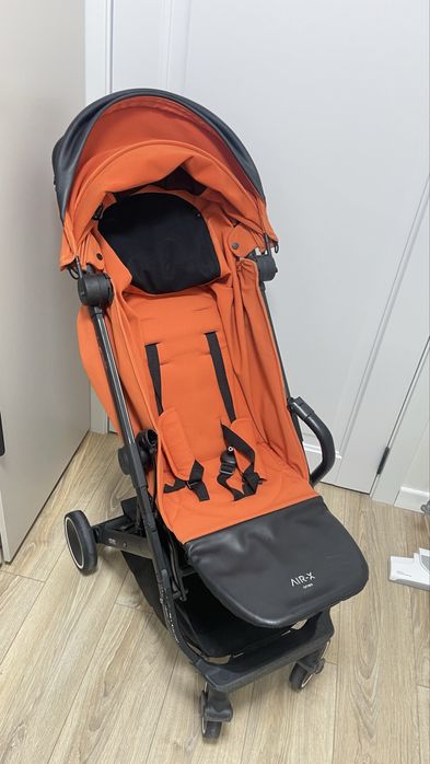 Продам коляску anex air X