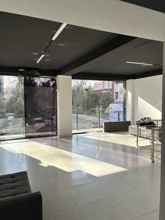 Сдаётся коммерческое помещение 120 м² на ул. Шота Руставели Яккасарай