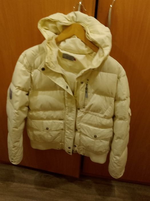 Пуховики женские