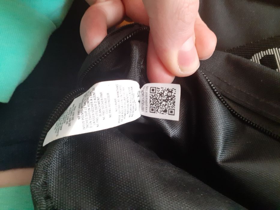 чантичка Under Armour