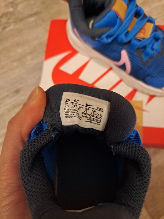 Маратонки Nike 22