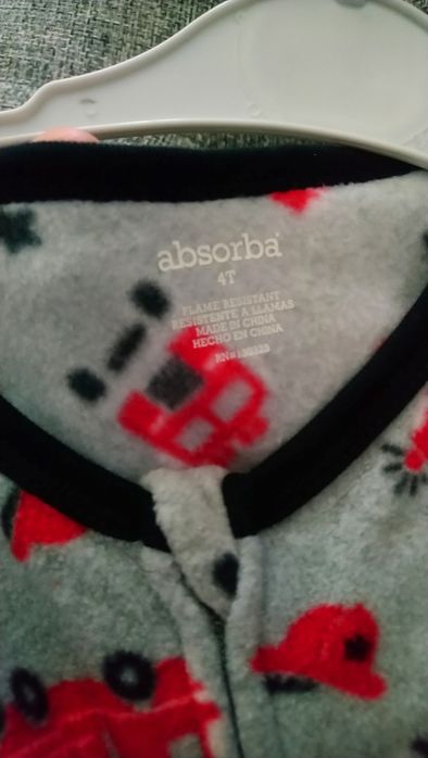 Продам флисовый комбинезон 4года