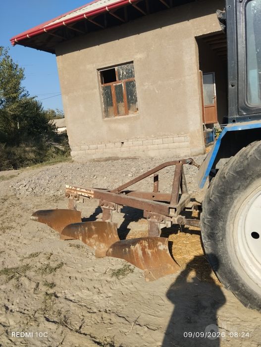 Traktor mtz80. 1