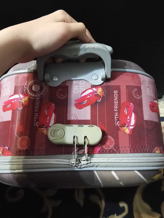 Чемодан детский.