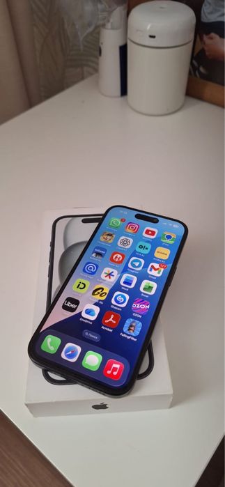 Продам Iphone 15 на 128 гб