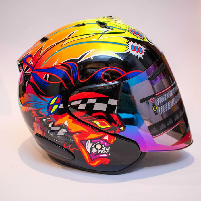 Каска за мотор пистов , скутер , ел. тротинетка др. ( Размер L 59-60 )