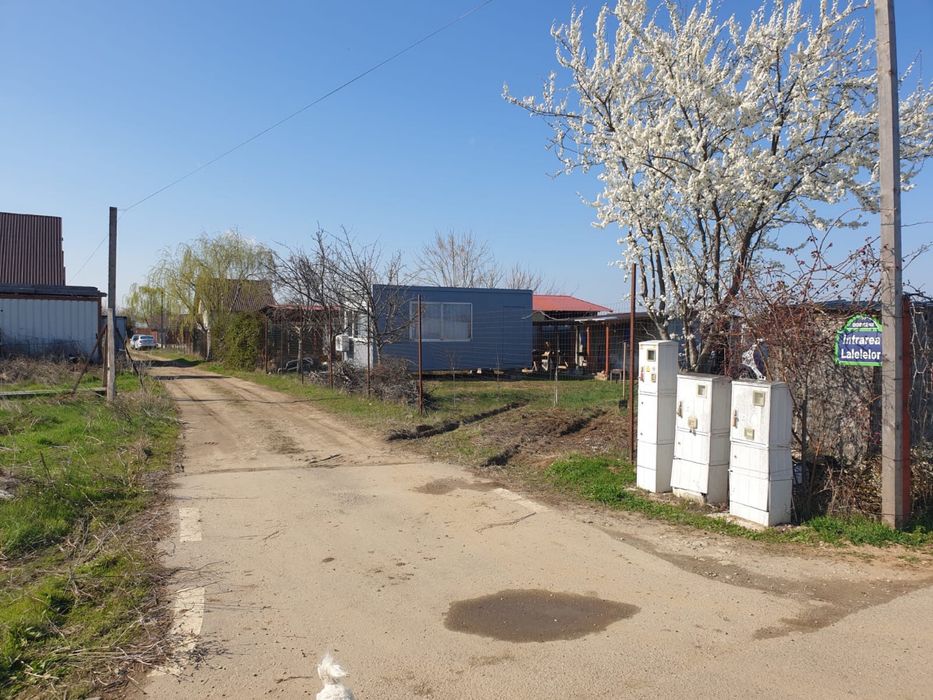 Vând teren în Dobreni