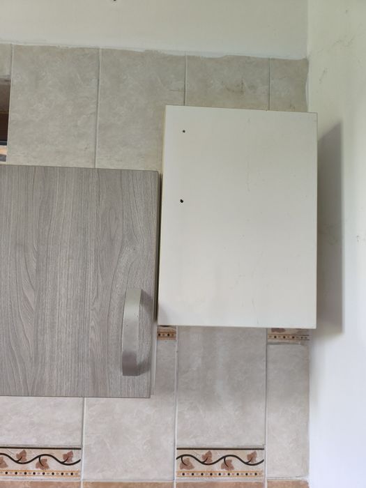 4 corpuri suspendate
