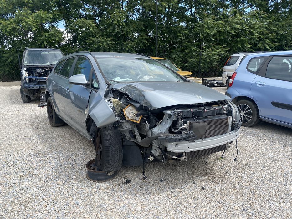 Опел Астра J 1.7 cdti 131кс на части