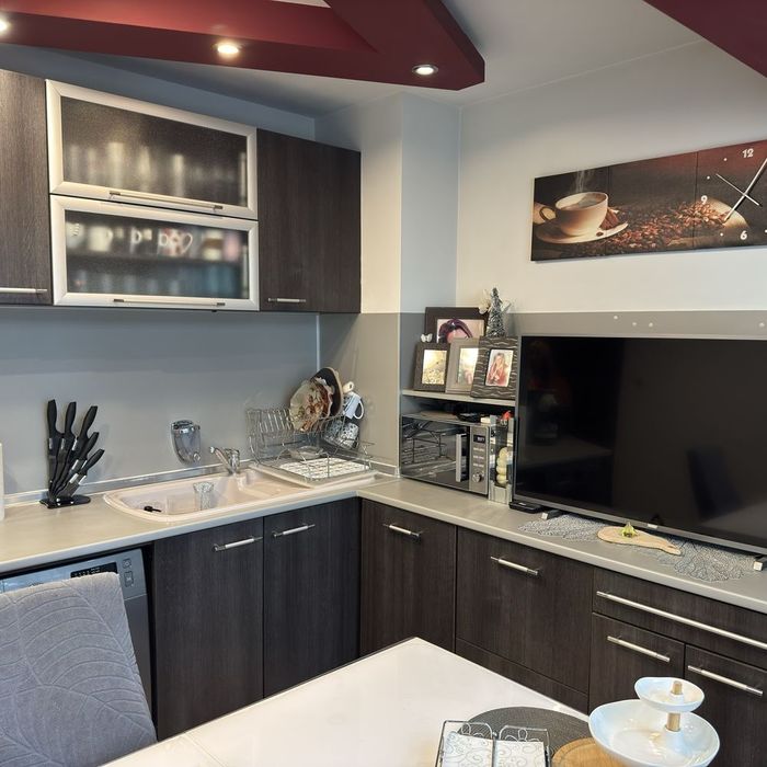 Продава се Тристаен апартамент в Варна, Владислав Варненчик - 68 кв.м за 2309 €/кв.м - Снимка #2