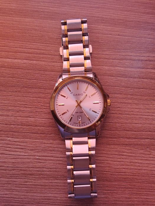 Продам часы casio