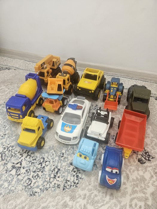 Продам игрушки машинки