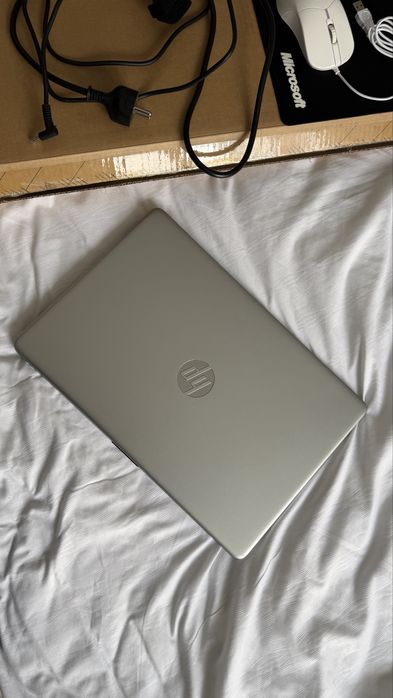 Ноудбук hp почти новый