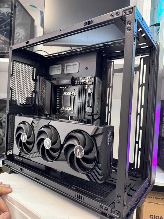 Calculator Lian Li Ryzen 9950x3d,RTX 5090,32GB,4TB,X870e,Tva,Garantie!