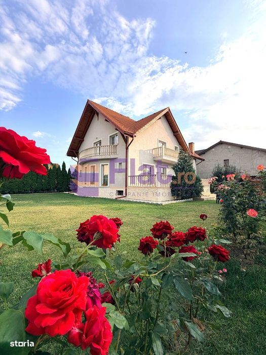 Casă spațioasă și elegantă cu teren  – Sânpetru