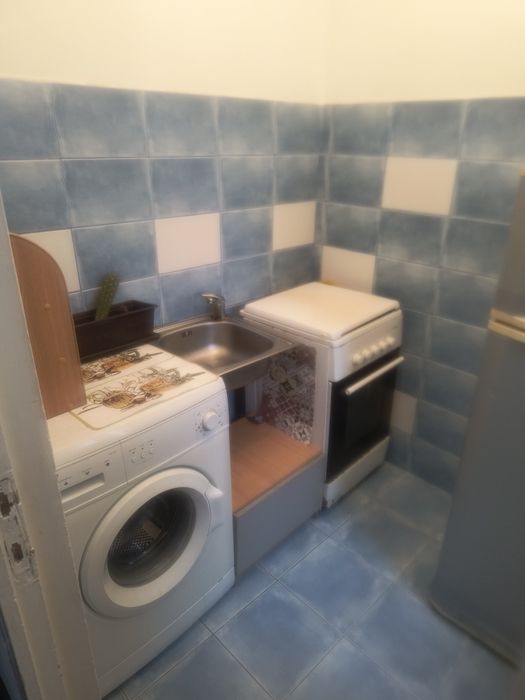 Închiriez garsoniera