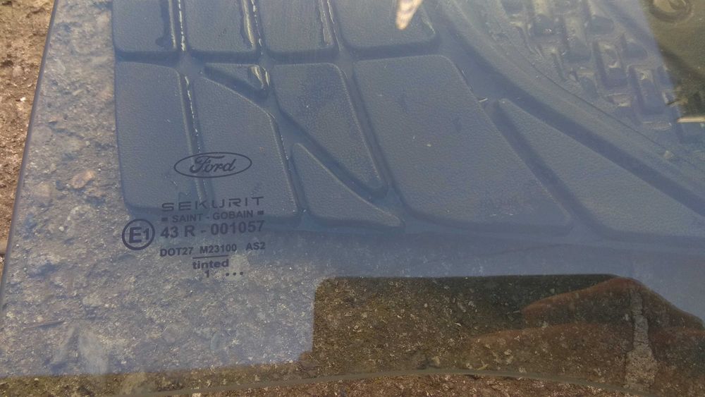 Части за форд фокус мк1 - капак ангренаж, кора за врата, стъкло