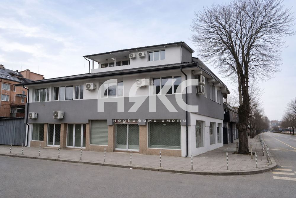 Офис сграда под наем на комуникативно място ! ДО МЕТРОСТНАЦИЯ