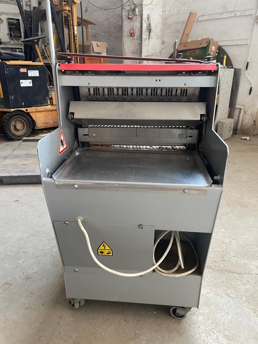 Feliator pâine semiautomat