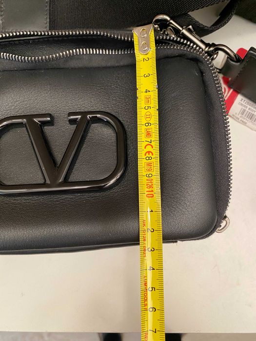 Valentino Garavani geanta piele, autentica, retail price 1200 euro