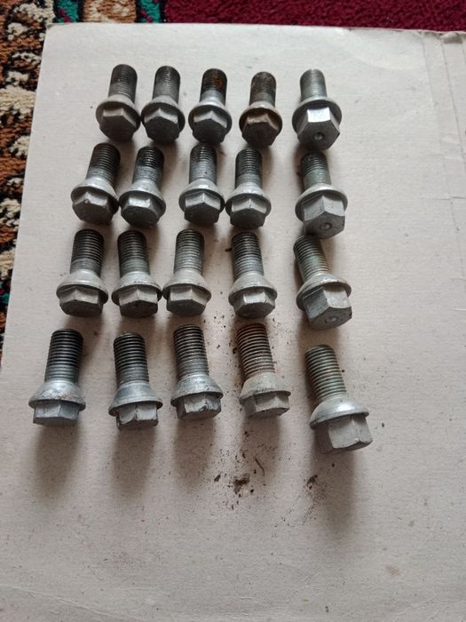 Подставки для дисков