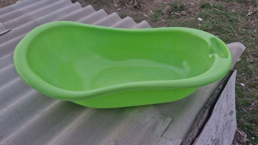 Коляска детская и тазик