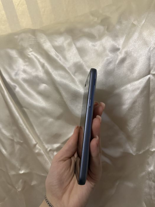 Продам телефон samsung galaxy j2