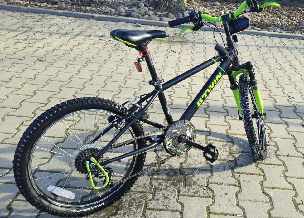 Vând bicicleta BTWIN 20/INCH. 5-9 ani