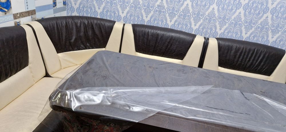 кухонный уголок кожанный