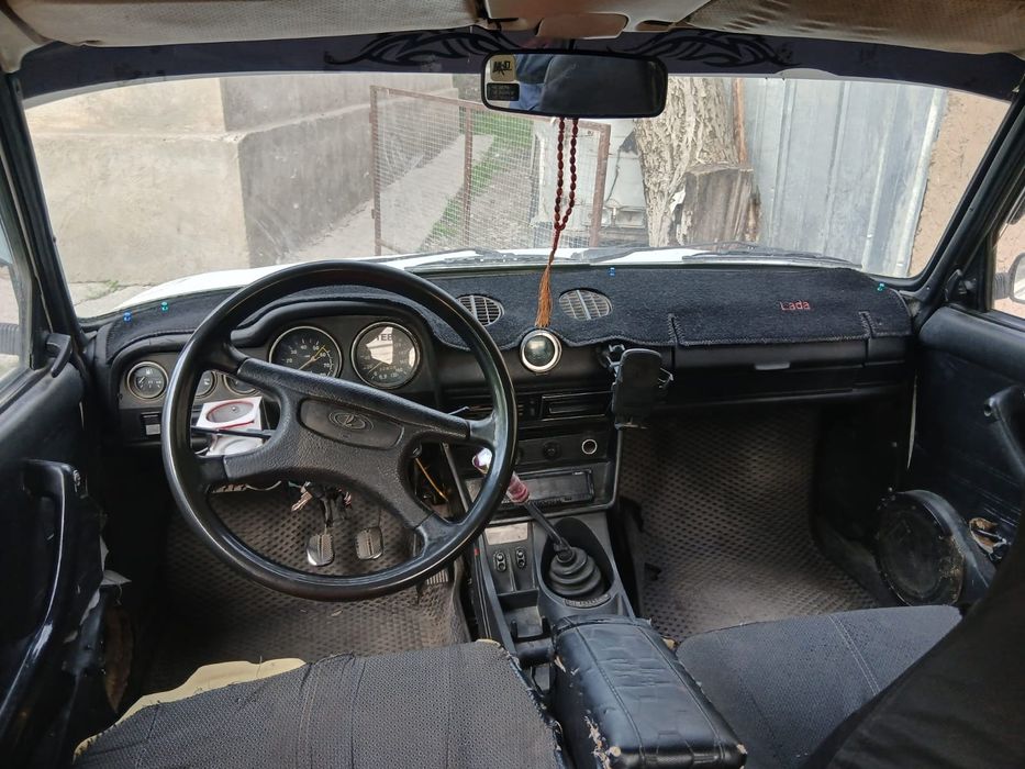 Машина лада жигули