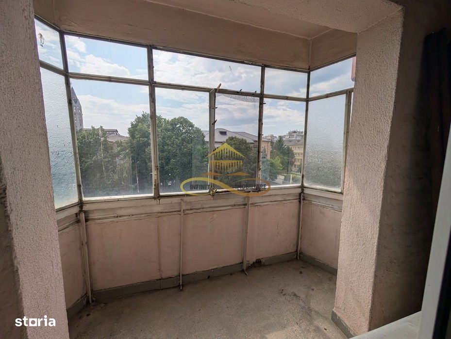 Apartament 3 camere decomandate, str.9 Mai