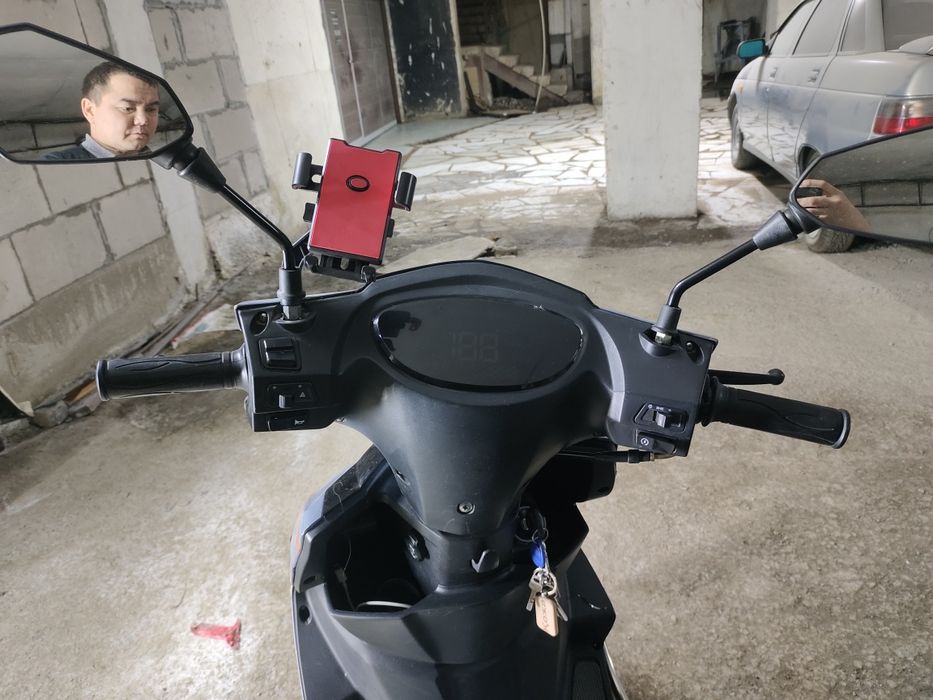 Скутер продам сел и поехал