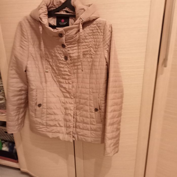 Продам пальто , куртки 46 -48 рр