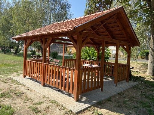 Vand foișoare din lemn in toată țara