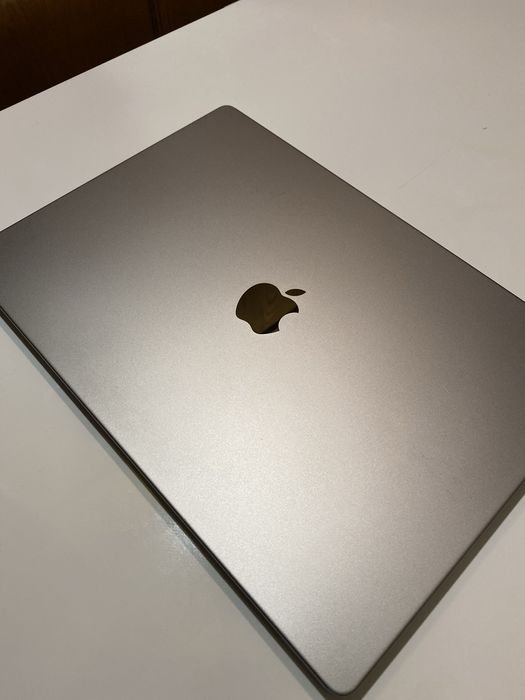 Macbook Pro 16” - M1 Max 32GB/512GB