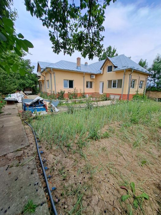 Casă spațioasă de vânzare Dobra, Targoviste – ideală pentru familie