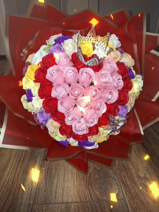 Aranjamente florale potrivite pentru aceste zile superbe ce urmează