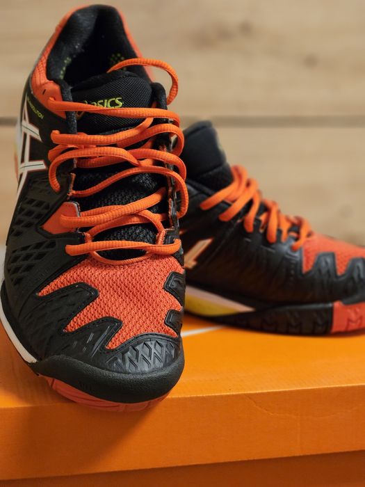 Vând încălțăminte Asics Resolution 6
