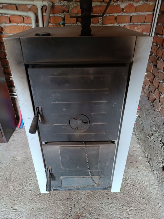 Котел на дърва и твърдо гориво