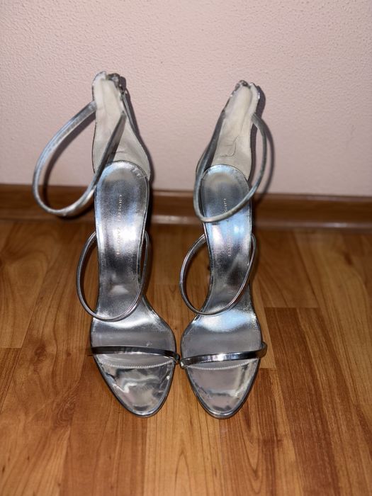 Tocuri Giuseppe Zanotti