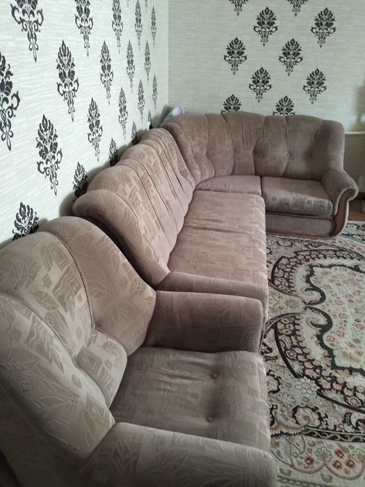 Диван в хорошем состоянии