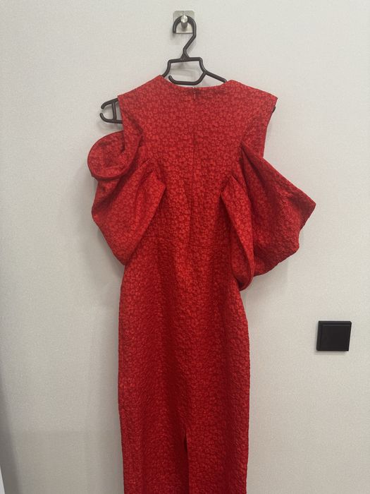 Красное платье с бантом