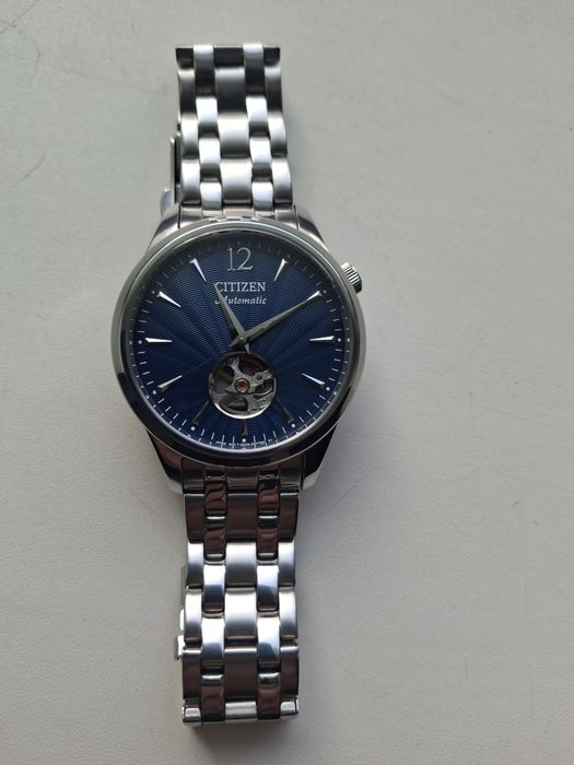 Продам мужские часы