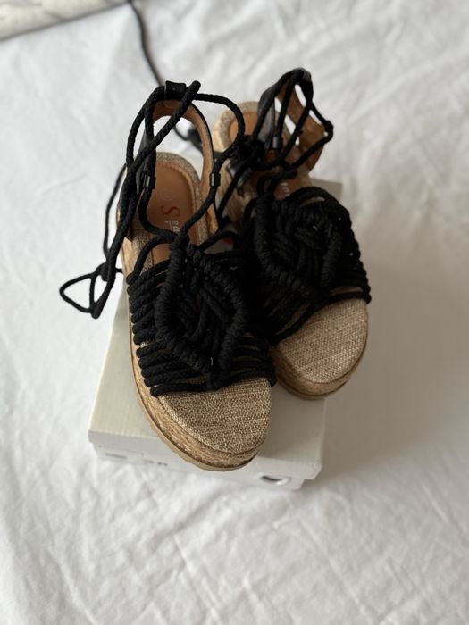 Чисто нови сандали 38 номер