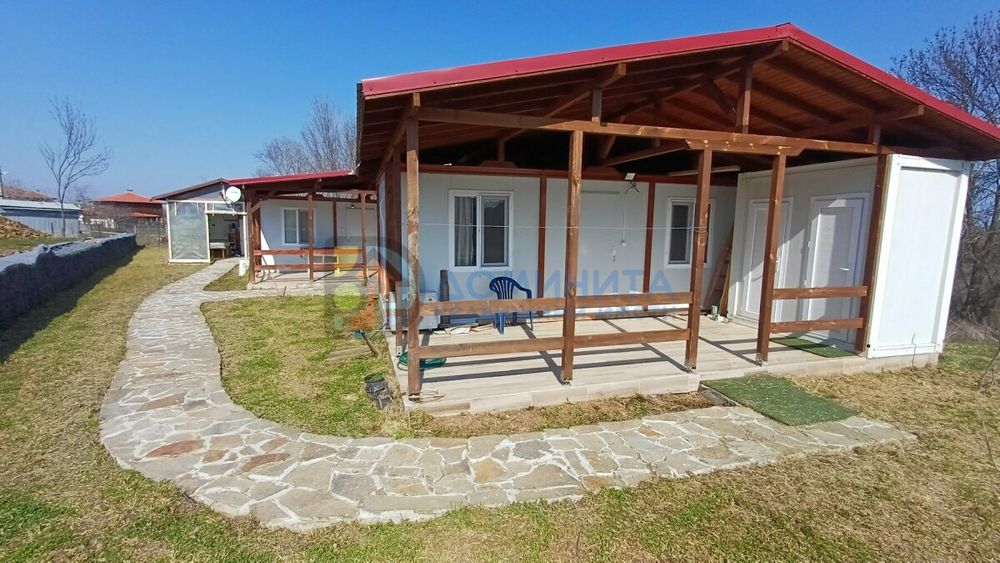 Атрактивен имот в с. Писменово общ. Приморско