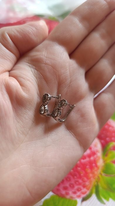 Серебряные привозные серёжки