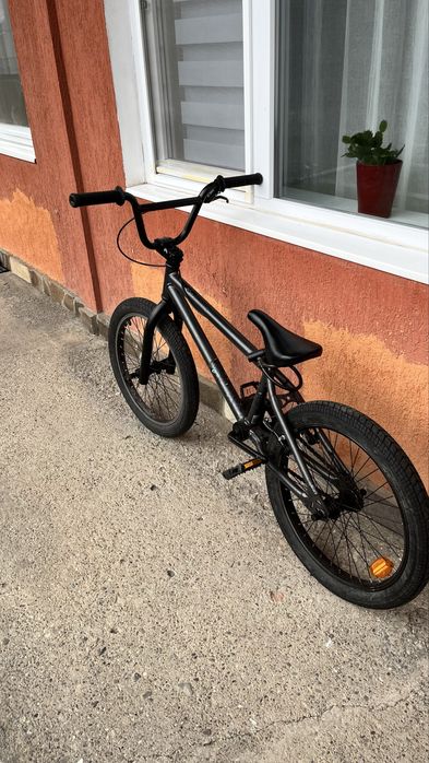 Vând Bicicleta BMX