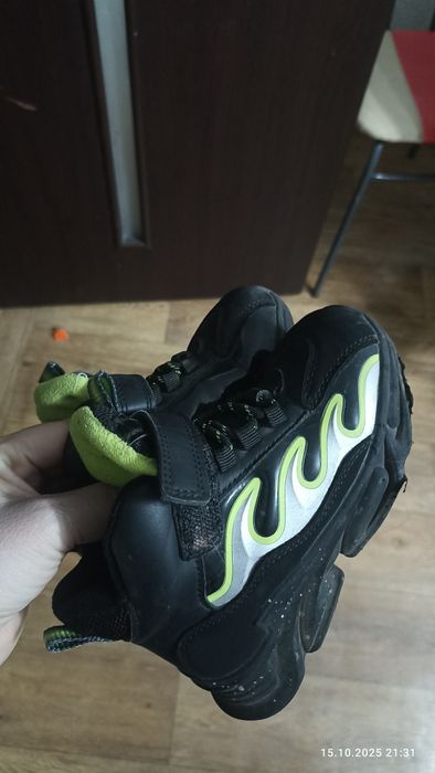 Обувь детская 26 размер на 3-4 годика