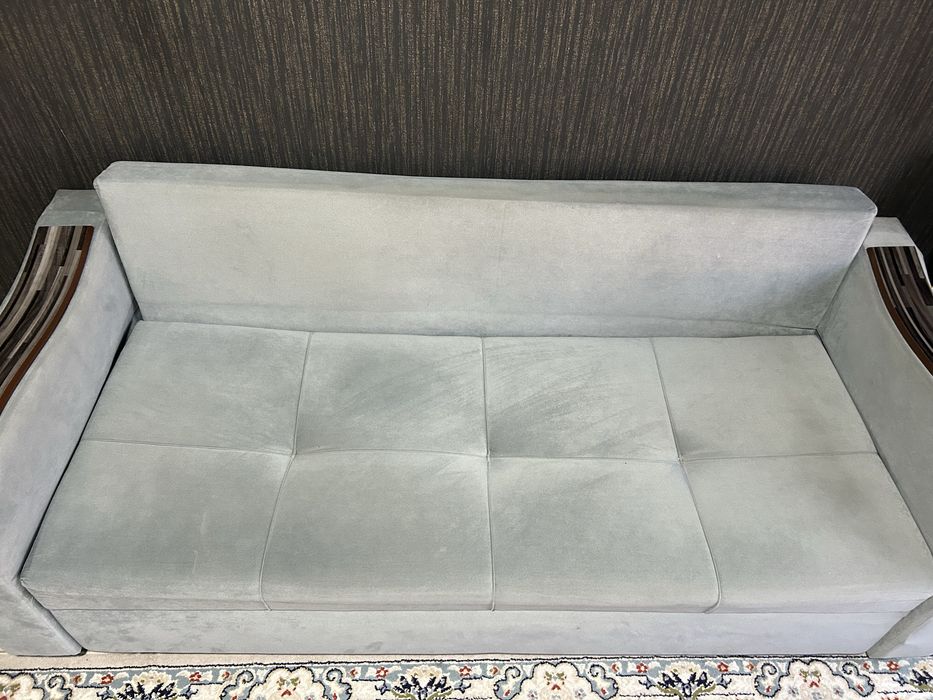 Диван в хорошем состояний
